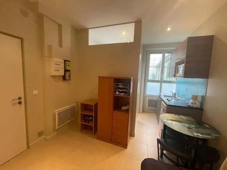 Studio 75012 Paris France